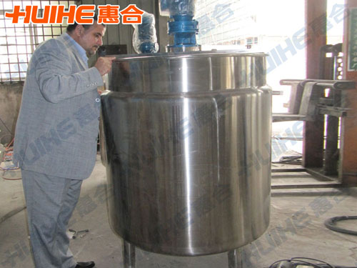 客戶參觀天然氣冷熱缸