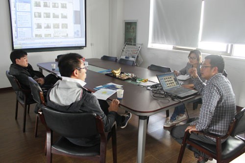 惠合工程師與大連冰淇淋生產線洽談現場1